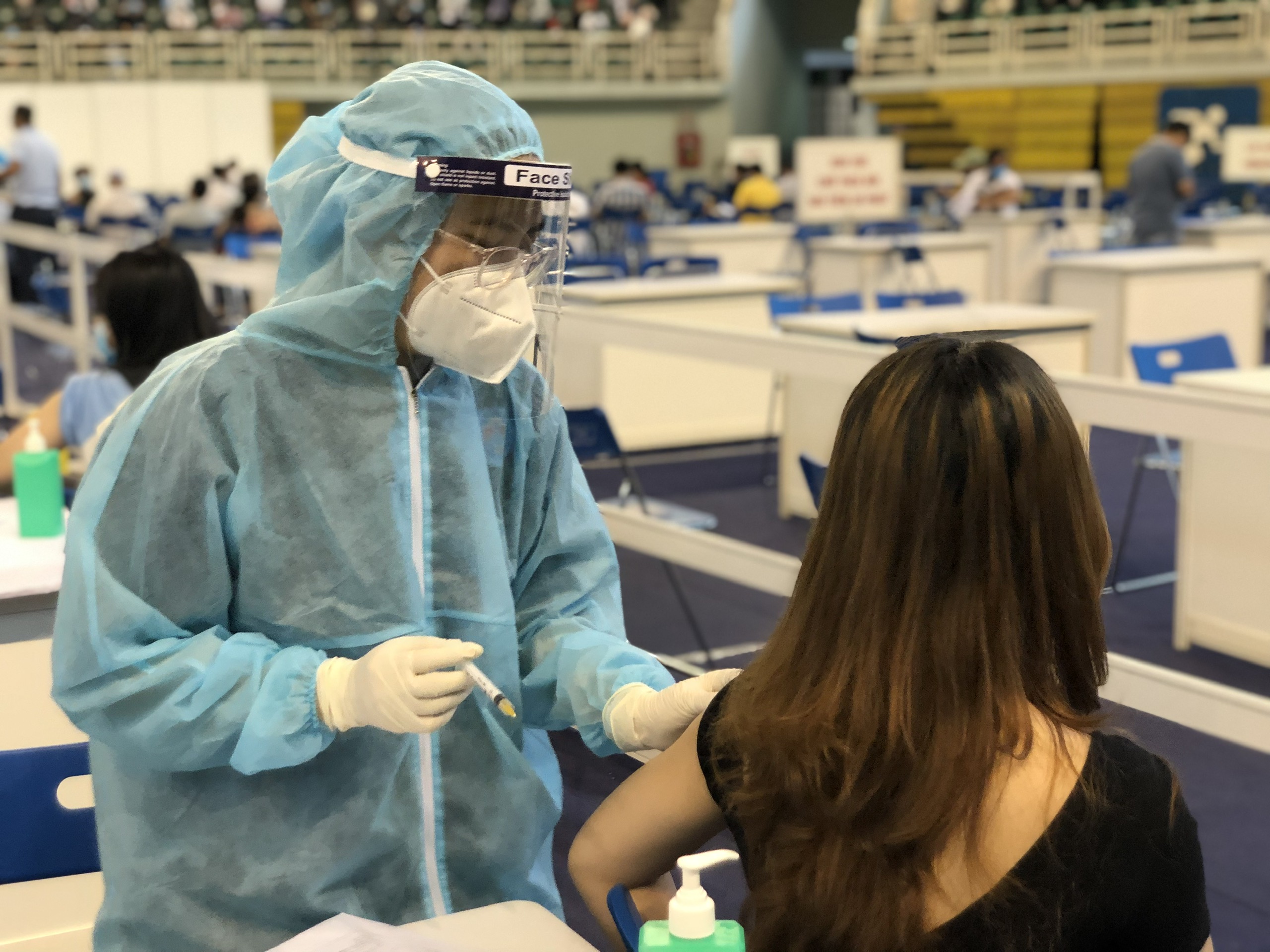 Tiêm vaccine là giải pháp tốt nhất phòng Covid-19. 