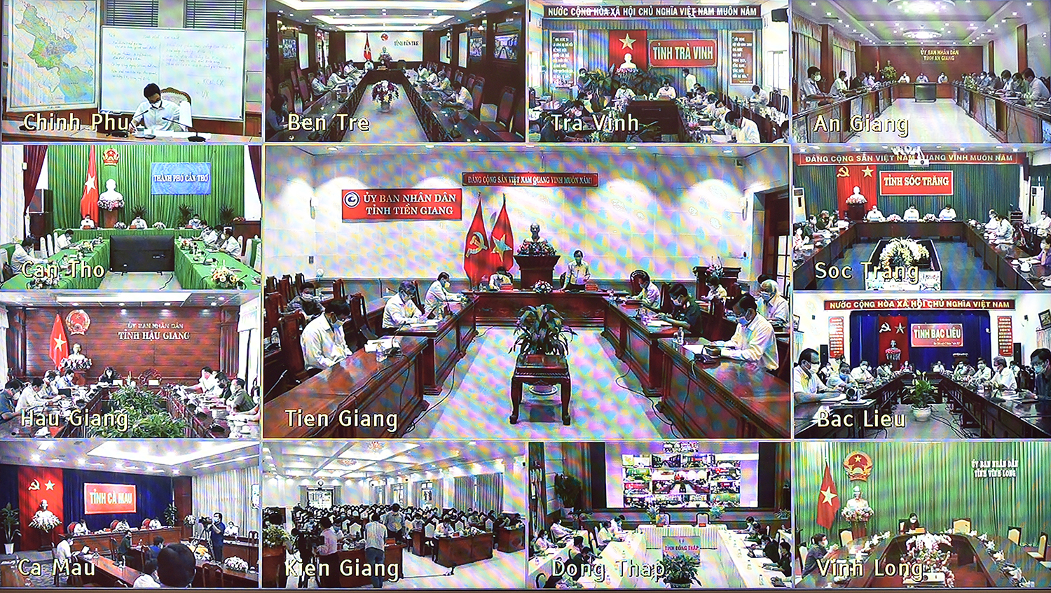 Cuộc họp dưới h&igrave;nh thức trực tuyến. Ảnh - VGP.&nbsp;