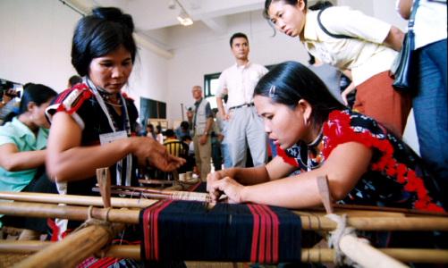 Tạo sinh kế: Giảm khoảng cách giàu nghèo