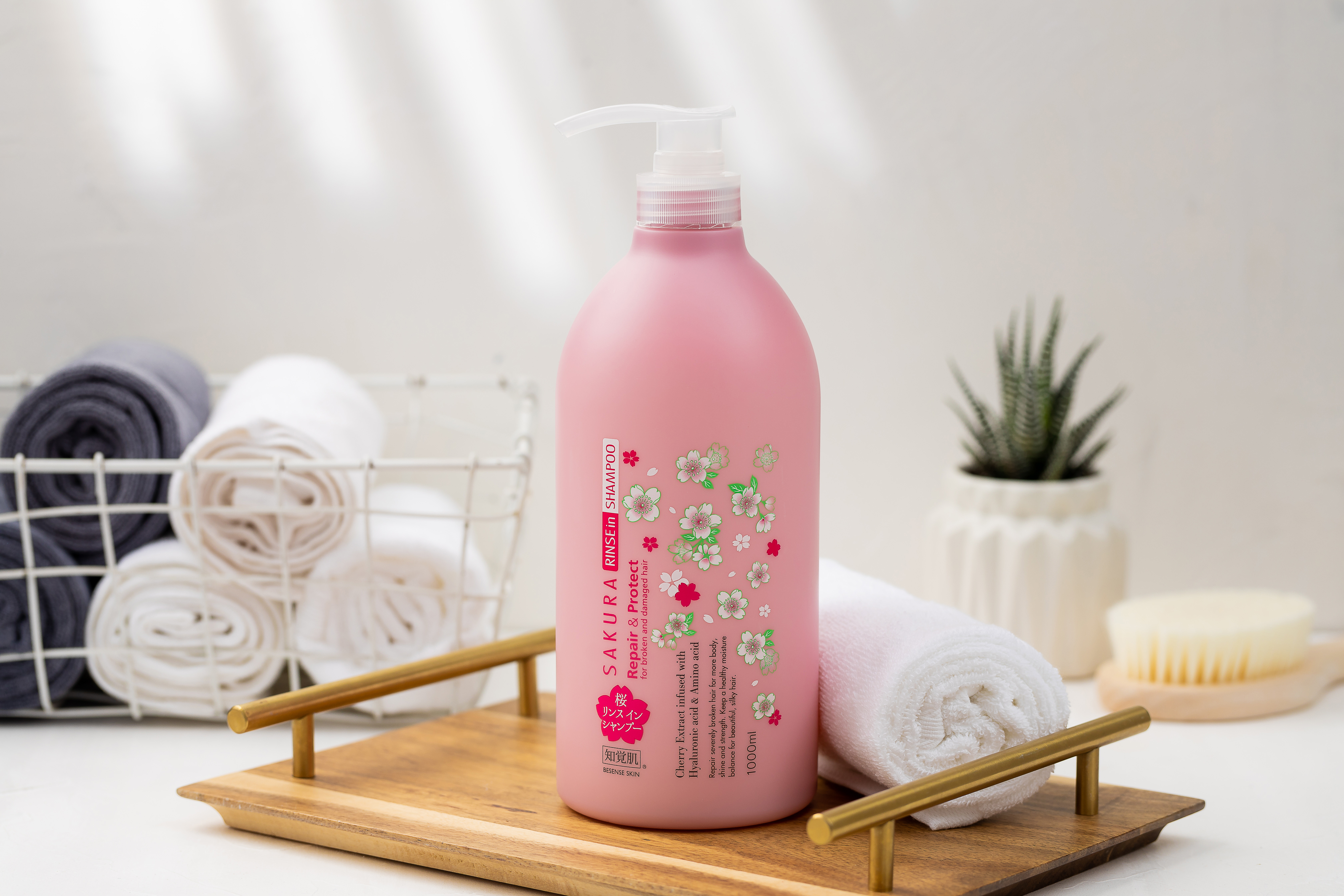 Dầu gội kèm xả Besense tiết kiệm thời gian chăm sóc tóc.