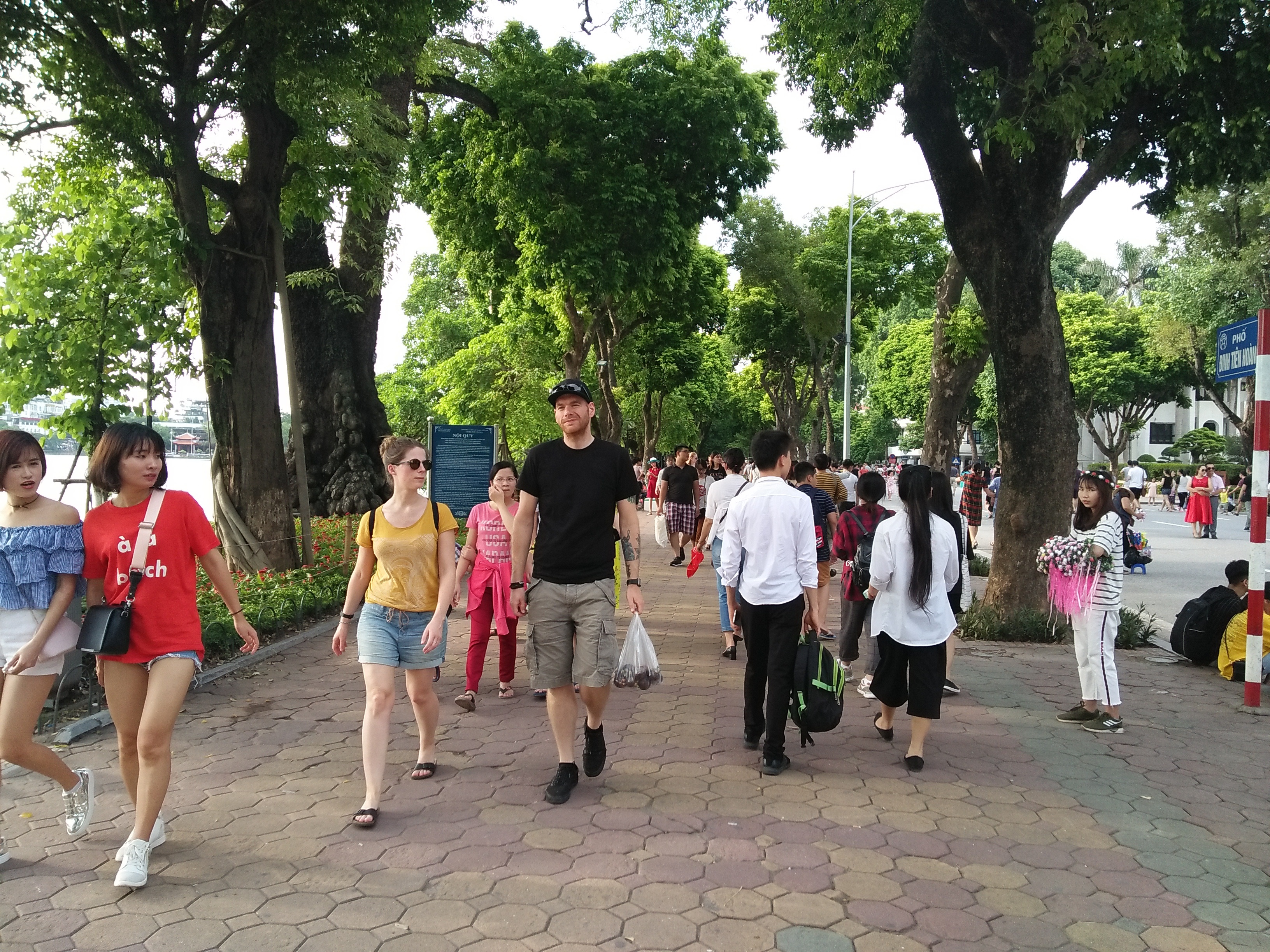 Hoạt động du lịch bị ảnh hưởng nặng do ảnh hưởng của dịch Covid-19. Ảnh - N.Dương. 