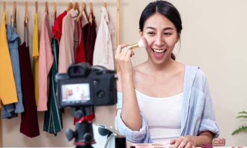 Tài khoản mạng xã hội có 10.000 người theo dõi sẽ phải thông báo với cơ quan quản lý?