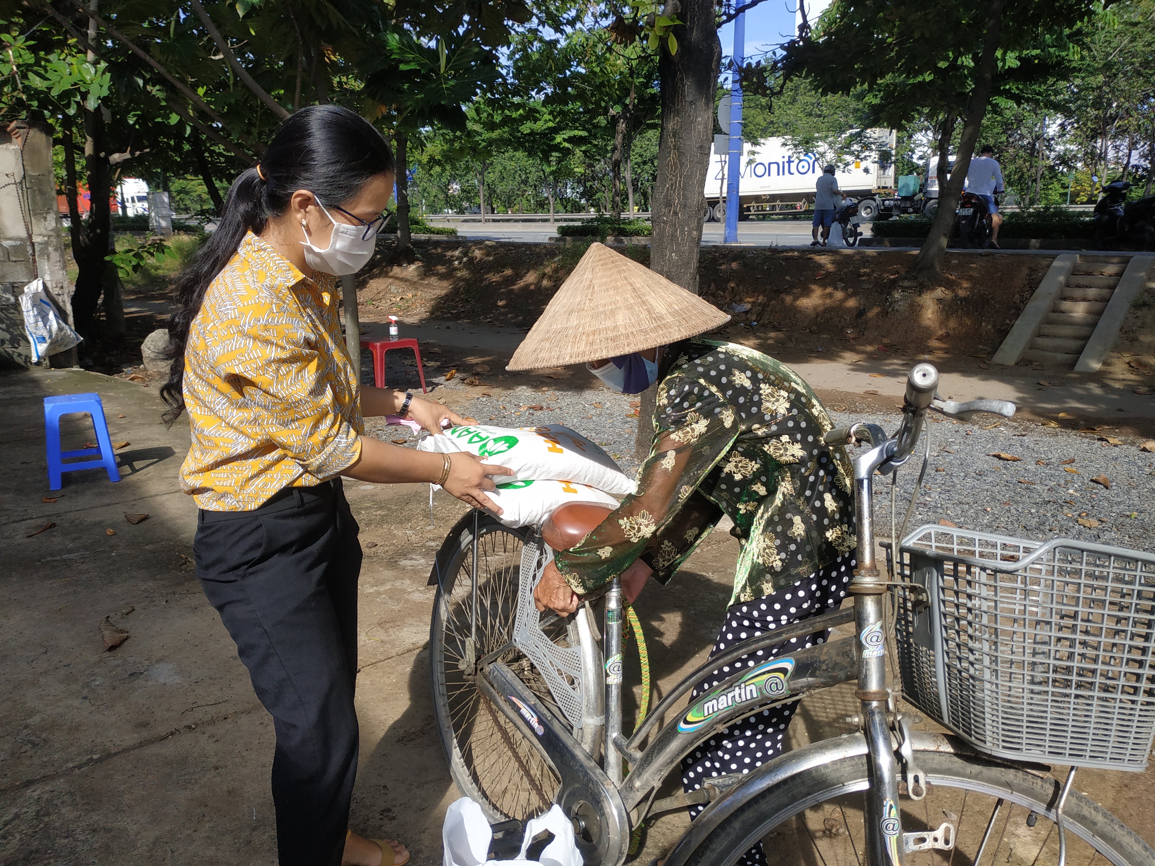 Tiếp thêm những bữa ăn cũng là tiếp sức cho tinh thần của người dân, lan tỏa nguồn yêu thương, niềm tin và sự lạc quan giúp để cùng nhau bước qua đại dịch.