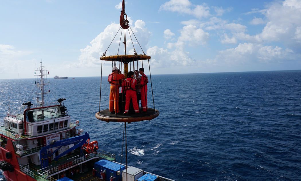 Lượng dầu khai thác cao cùng với việc giá dầu thế giới tăng đã giúp Petrovietnam hoàn thành tốt các chỉ tiêu tài chính.