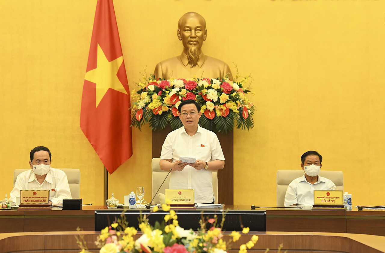Chủ tịch Quốc hội Vương Đình Huệ phát biểu bế mạc phiên họp thứ 58 của Ủy ban Thường vụ Quốc hội - Ảnh: Quochoi.vn