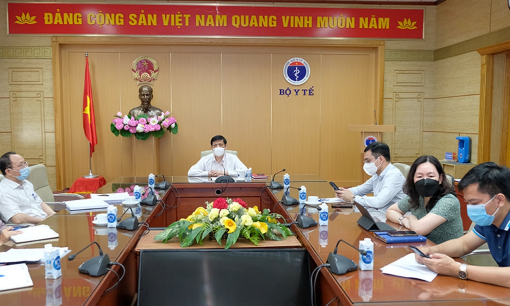 Bộ trưởng Bộ Y tế Nguyễn Thanh Long đã có cuộc làm việc trực tuyến với ông John Paul Pullicino- Tổng giám đốc Công ty TNHH Pfizer Việt Nam.
