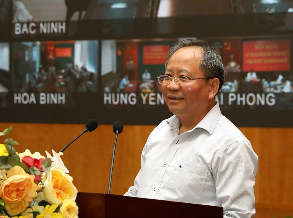 Thứ trưởng Bộ Tài chính Đỗ Hoàng Anh Tuấn phát biểu chỉ đạo hội nghị. 