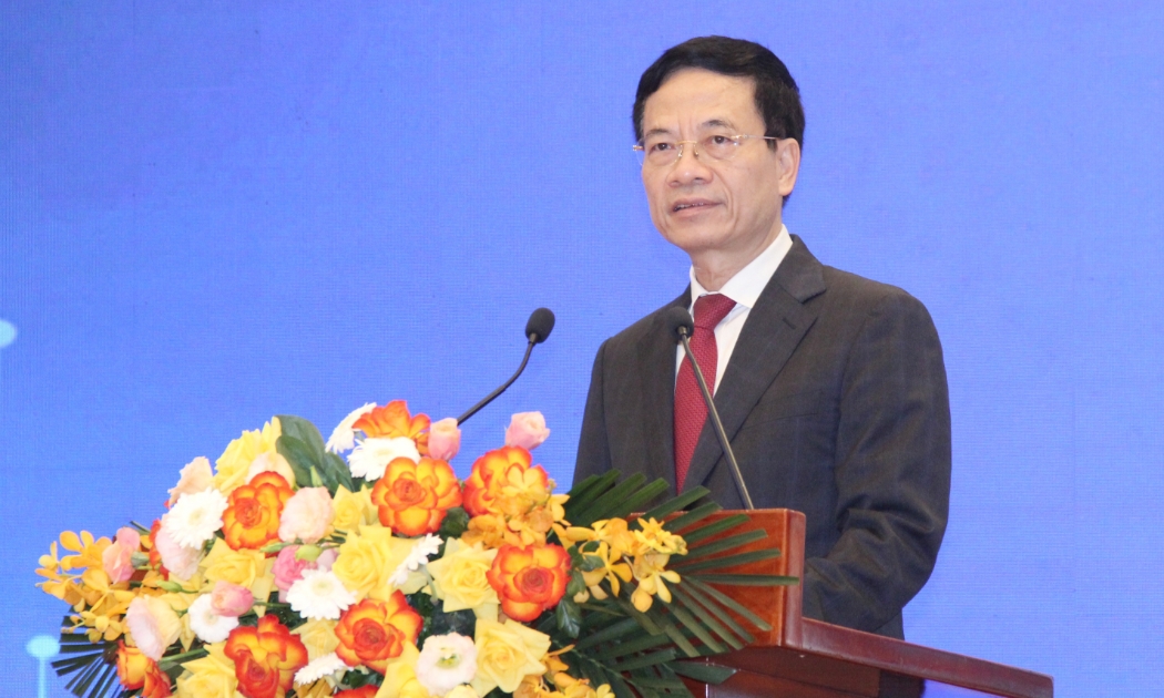 Bộ trưởng Bộ Thông tin và Truyền thông Nguyễn Mạnh Hùng.
