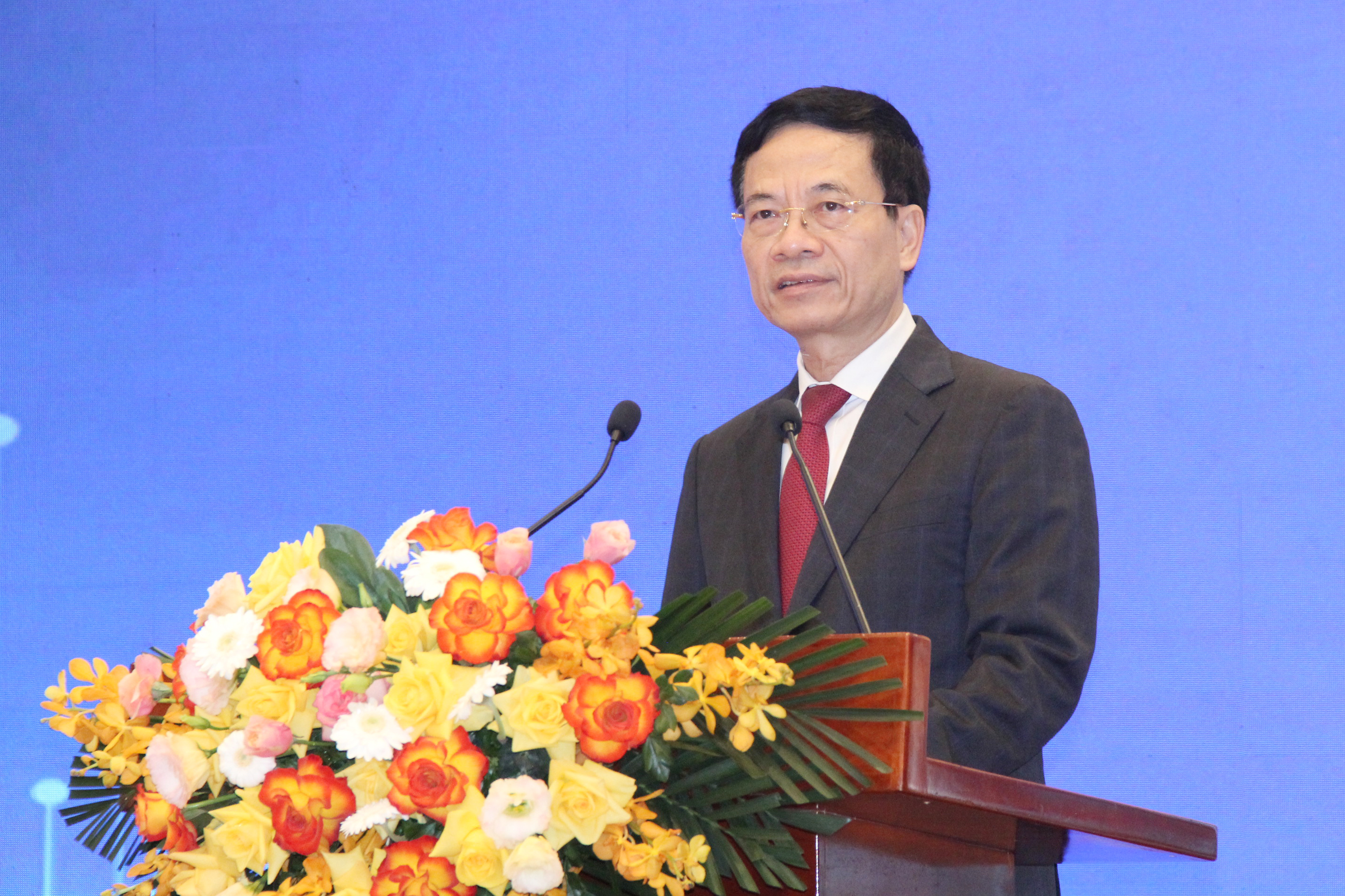 Bộ trưởng Bộ Thông tin và Truyền thông Nguyễn Mạnh Hùng.