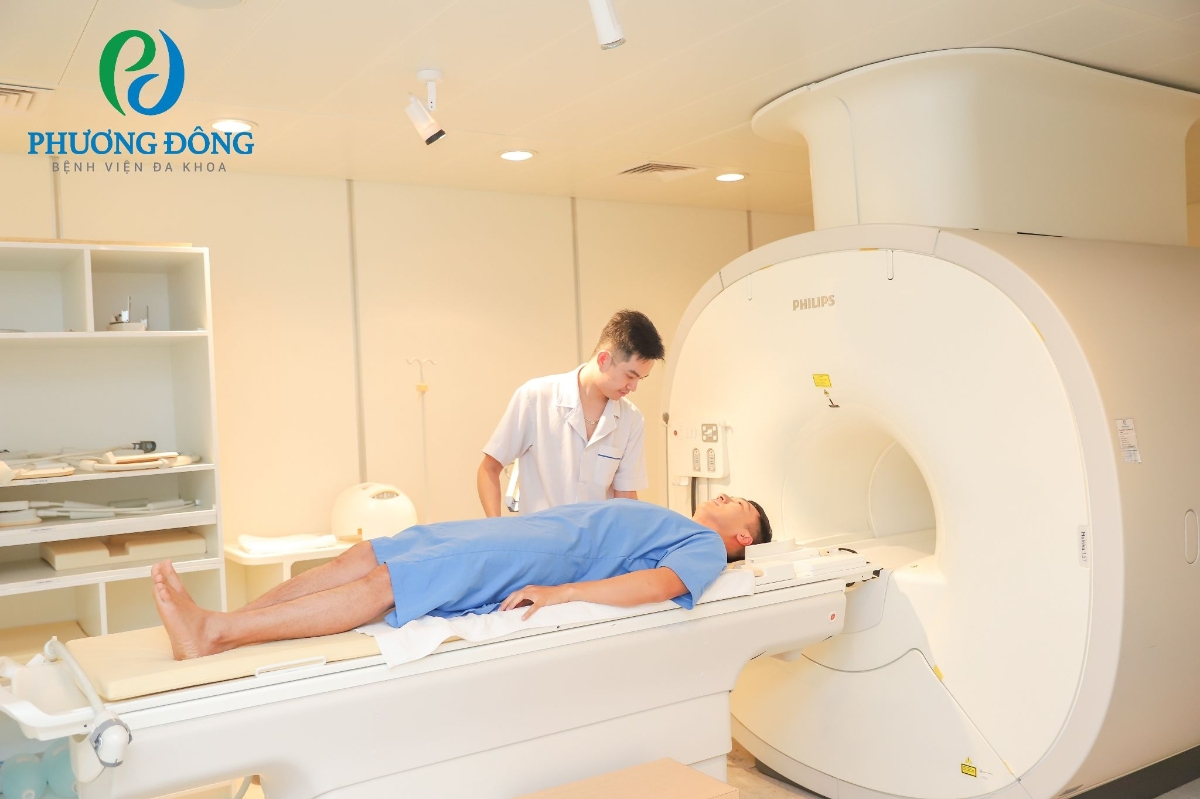 Hệ thống chụp cộng hưởng từ MRI 1.5 Tesla hiện đại tại Bệnh viện Đa khoa Phương Đ&ocirc;ng.
