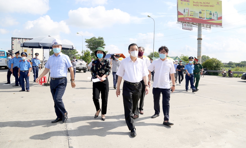 Chủ tịch UBND TP Hà Nội kiểm tra công tác phòng, chống dịch Covid-19.