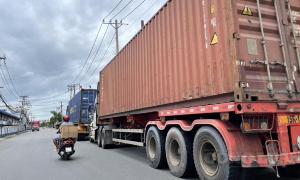 Sở Giao thông vận tải TP.HCM đến nay đã cấp thẻ ưu tiên cho khoảng 24.000 xe của 45 doanh nghiệp vận tải trên địa bàn