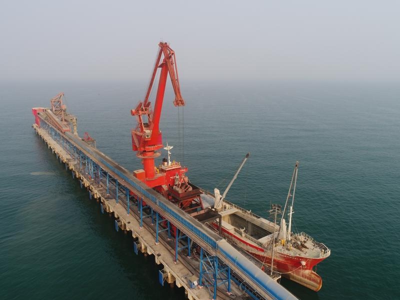 Song Lam Cement building international port