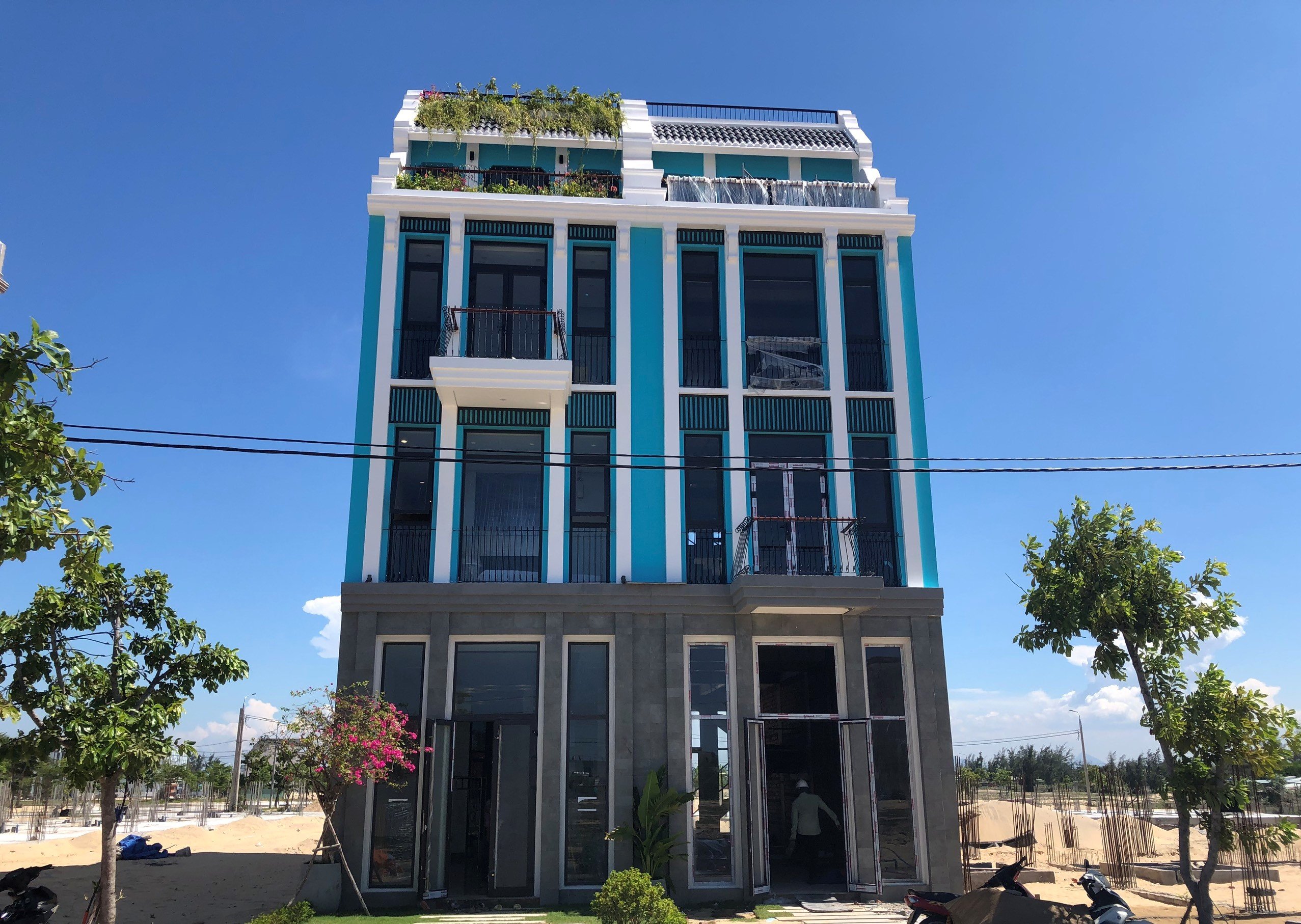 Nhà mẫu shoptel 5x22m.