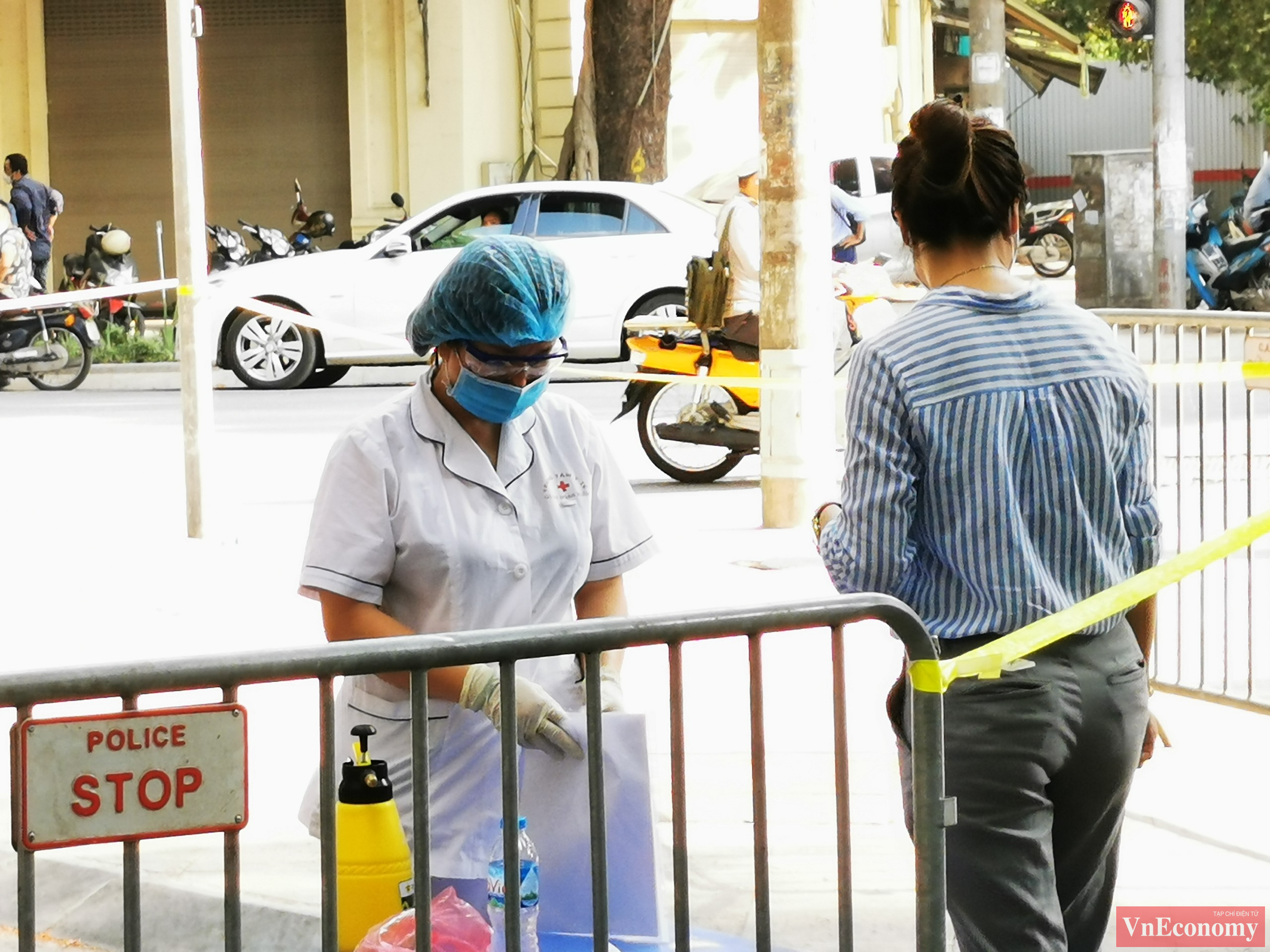 Nhiều người tới trụ sở Bộ Công thương trong chiều nay đã tỏ ra bối rối trước tình trạng 