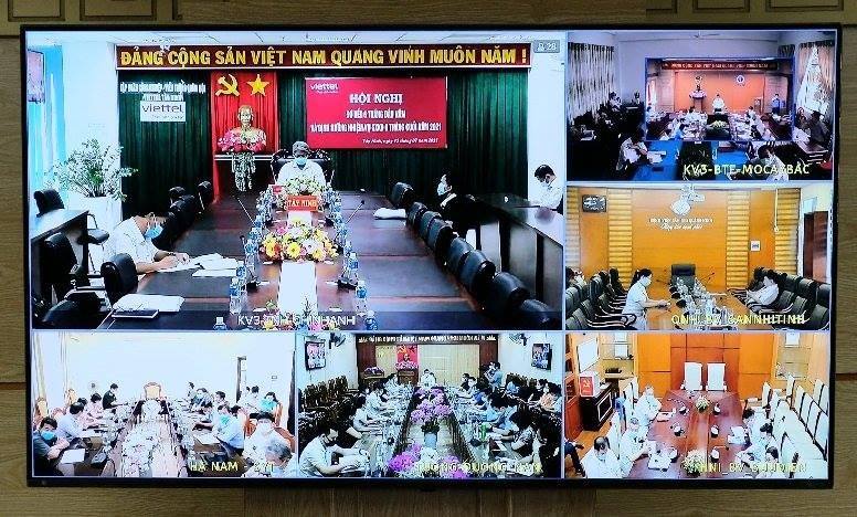 Quang cảnh cuộc họp trực tuyến.