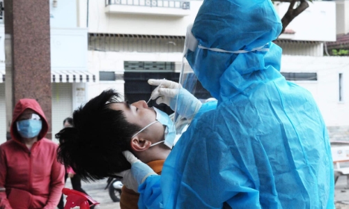 Hà Nội thêm 21 trường hợp dương tính SARS-CoV-2, 2 ca chưa rõ nguồn lây