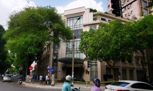 Tạm thời phong tỏa Bộ Công thương vì có F0 từng đến làm việc