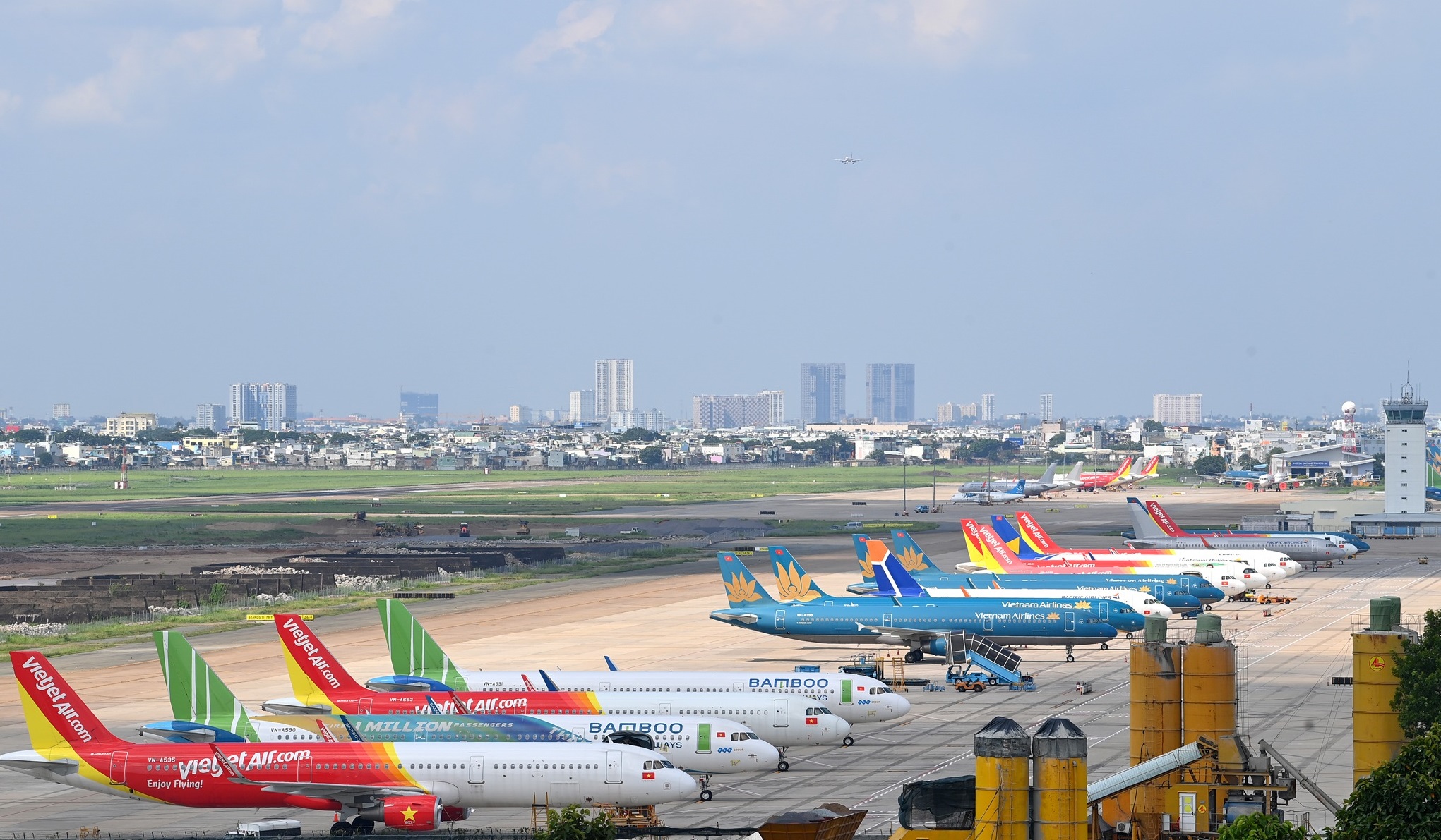 Tổng số máy bay dư thừa của các hãng là 58 tàu, chiếm 26% tổng số máy bay. 