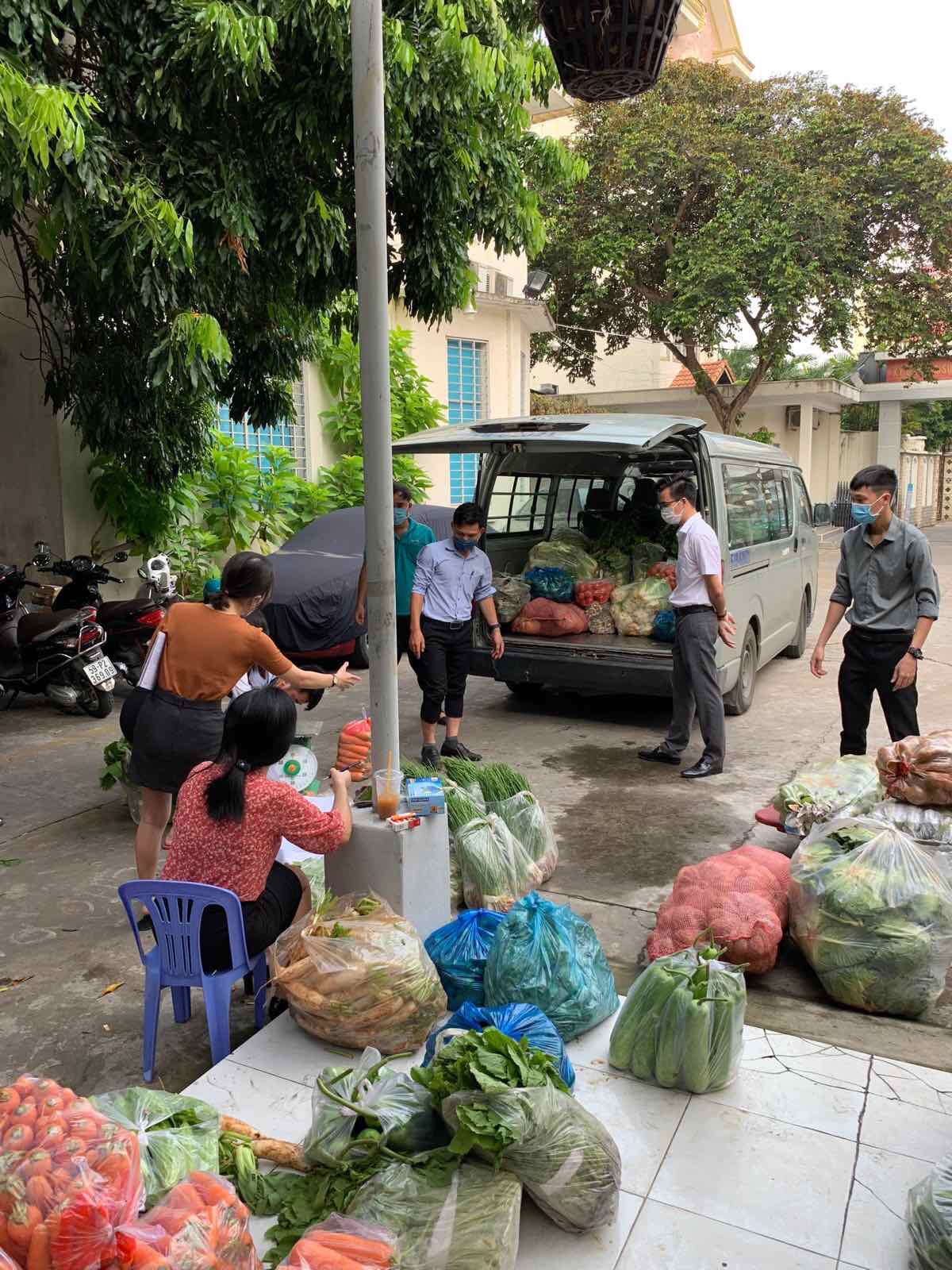 Tp.HCM sẽ đưa vào hoạt động thêm 1.000 điểm bán hàng lưu động phục vụ người dân từ ngày hôm nay.