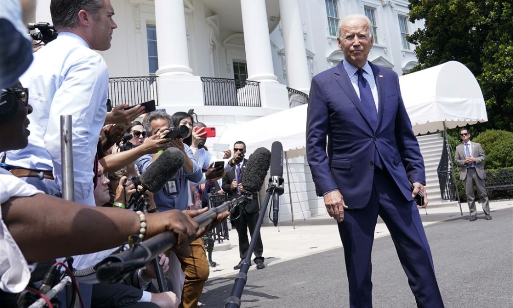 Tổng thống Mỹ Joe Biden trong trả lời báo giới tại Nhà Trắng ngày 16/7 - Ảnh: Reuters