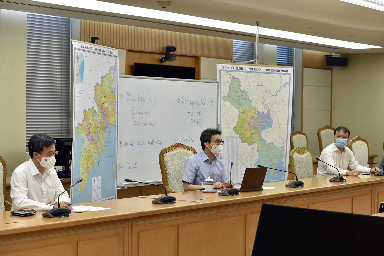 Ph&oacute; Thủ tướng Vũ Đức Đam tại cuộc họp chiều 17/7 - Ảnh: VGP.