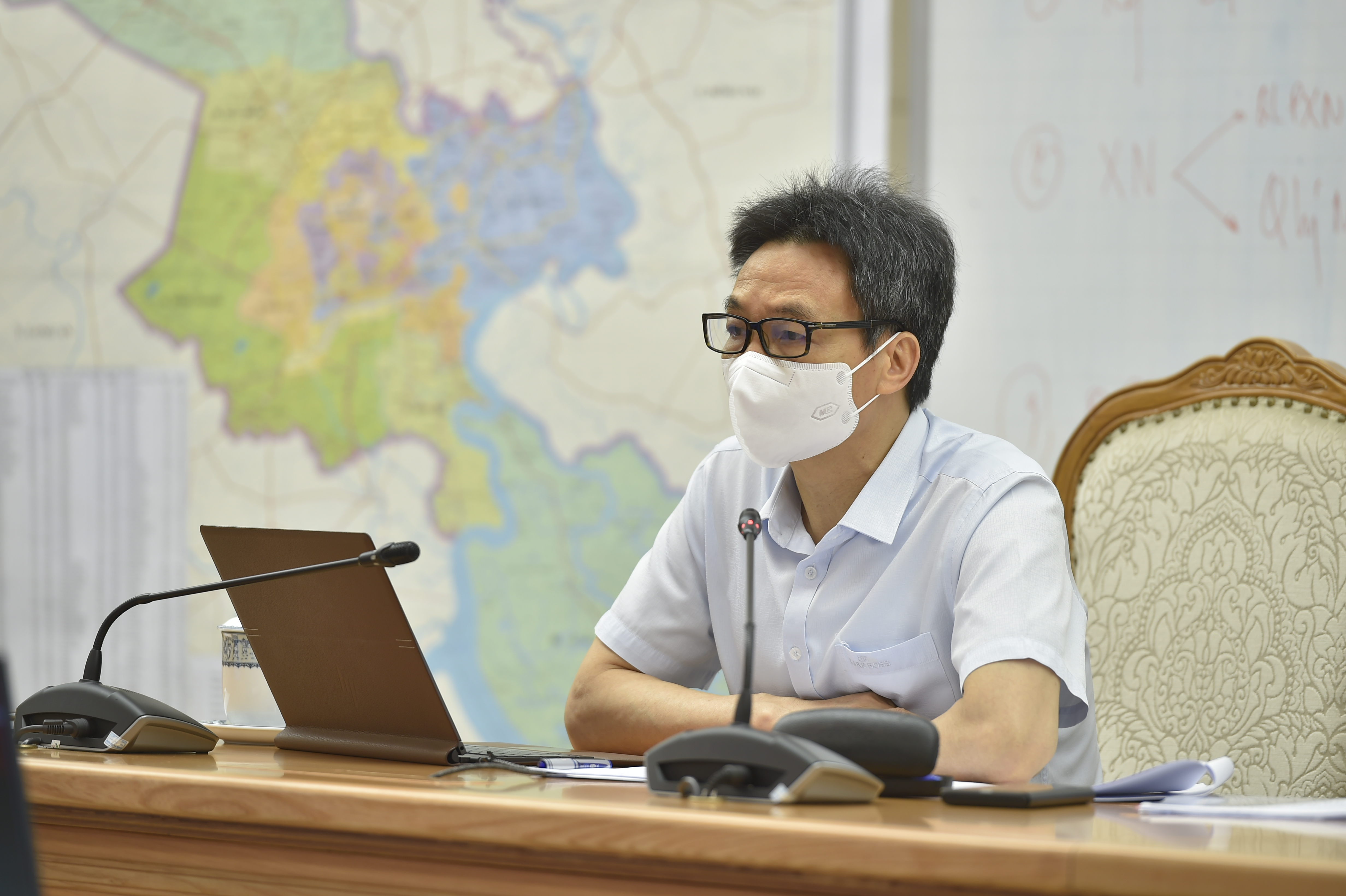 Phó Thủ tướng Vũ Đức Đam họp với TP.HCM về công tác phòng, chống dịch bệnh sáng 17/7. Ảnh - VGP. 