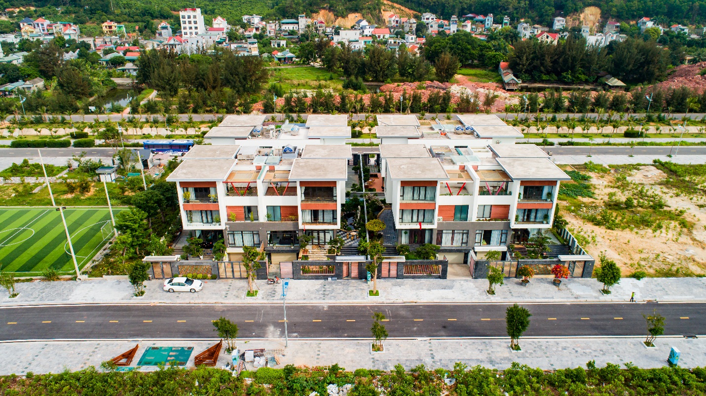 Nhiều căn biệt thự trong khu đô thị đã hoàn thiện và đón người vào ở, khai thác kinh doanh.
