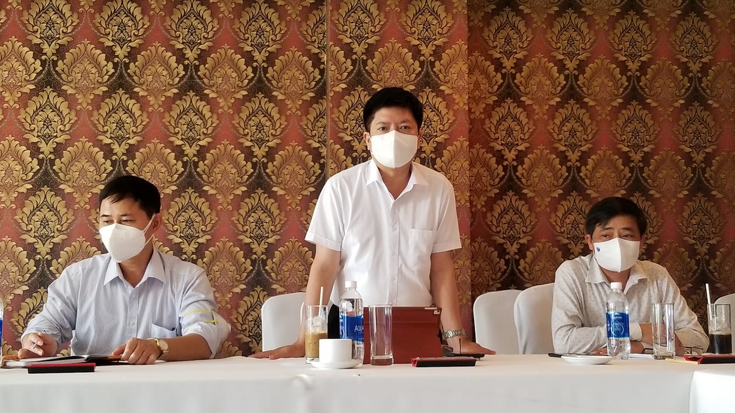 Tổ Thường trực đặc biệt của Bộ Y tế hỗ trợ Bình Dương họp bàn về chiến lược điều trị cho bệnh nhân Covid-19 tại Bình Dương.