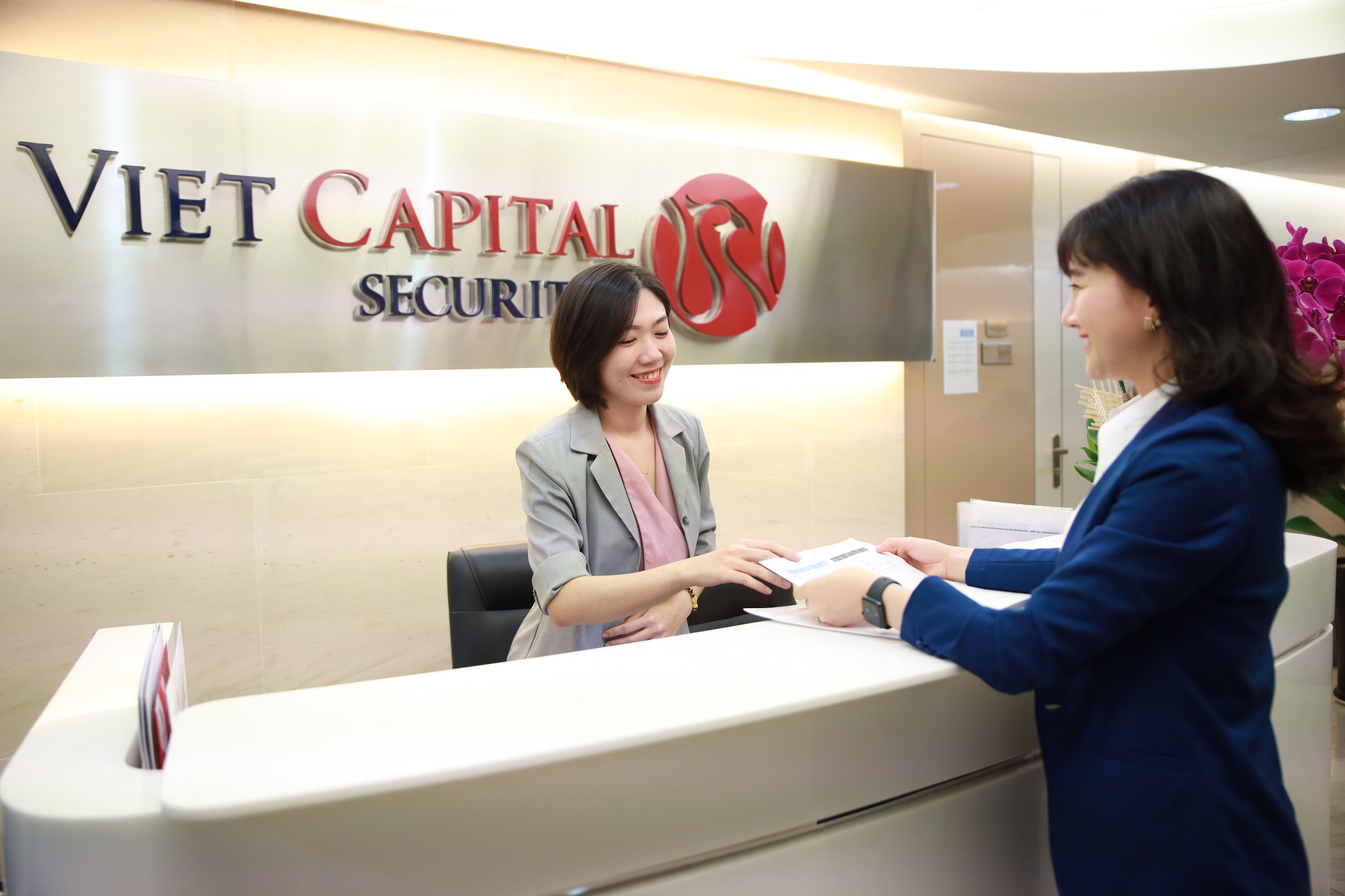 Tính đến cuối tháng 6/2021, tổng số cổ phiếu lưu hành của VCSC là 330 triệu cổ phiếu; Tổng vốn chủ sở hữu là 5.303 tỷ đồng, tăng 33% so với cùng kỳ.