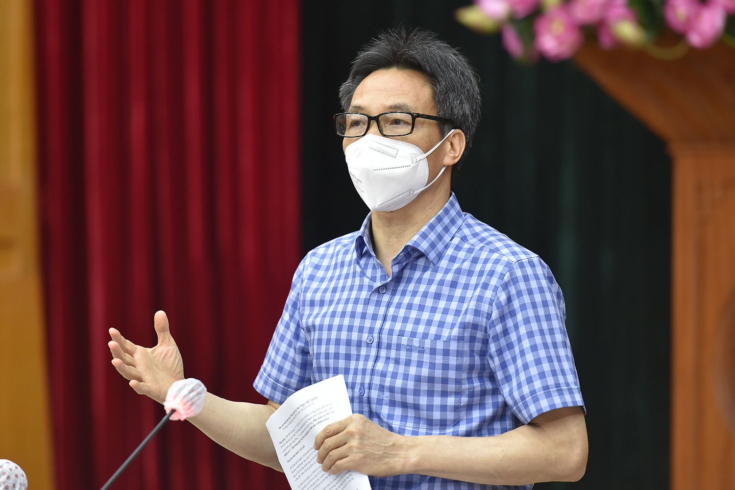 Phó Thủ tướng Vũ Đức Đam chủ trì cuộc họp với TP.HCM về công tác phòng, chống dịch Covid-19 chiều 20/7. Ảnh - VGP. 