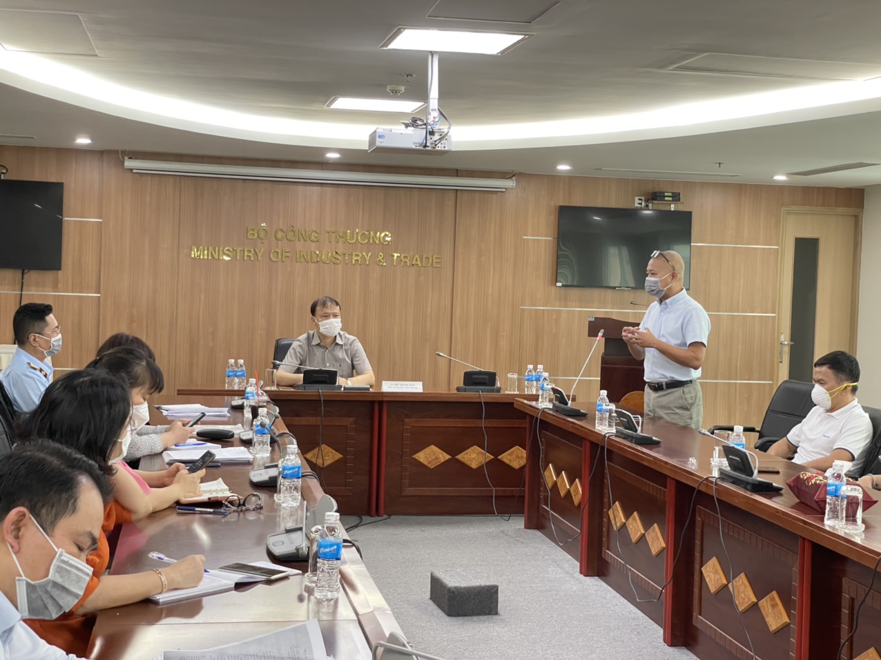 Cuộc làm việc giữa Tổ Công tác đặc biệt Bộ Công Thương và đại diện Bách Hoá Xanh ngày 22/7.