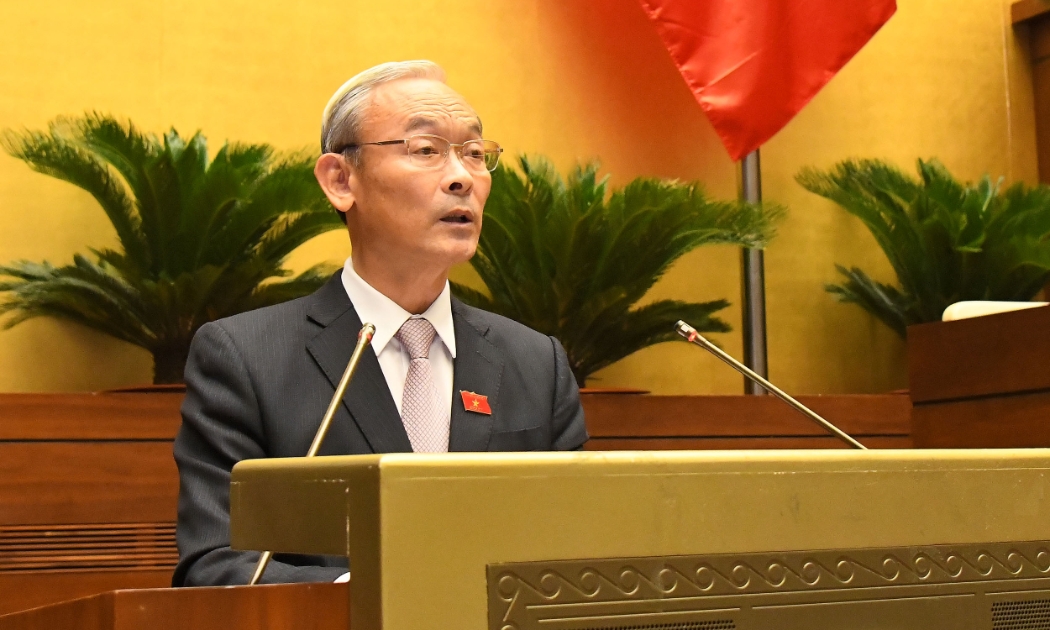 Chủ nhiệm Ủy ban Tài chính, Ngân sách Nguyễn Phú Cường trình bày Báo cáo thẩm tra quyết toán ngân sách nhà nước năm 2019 - Ảnh: Quochoi.vn