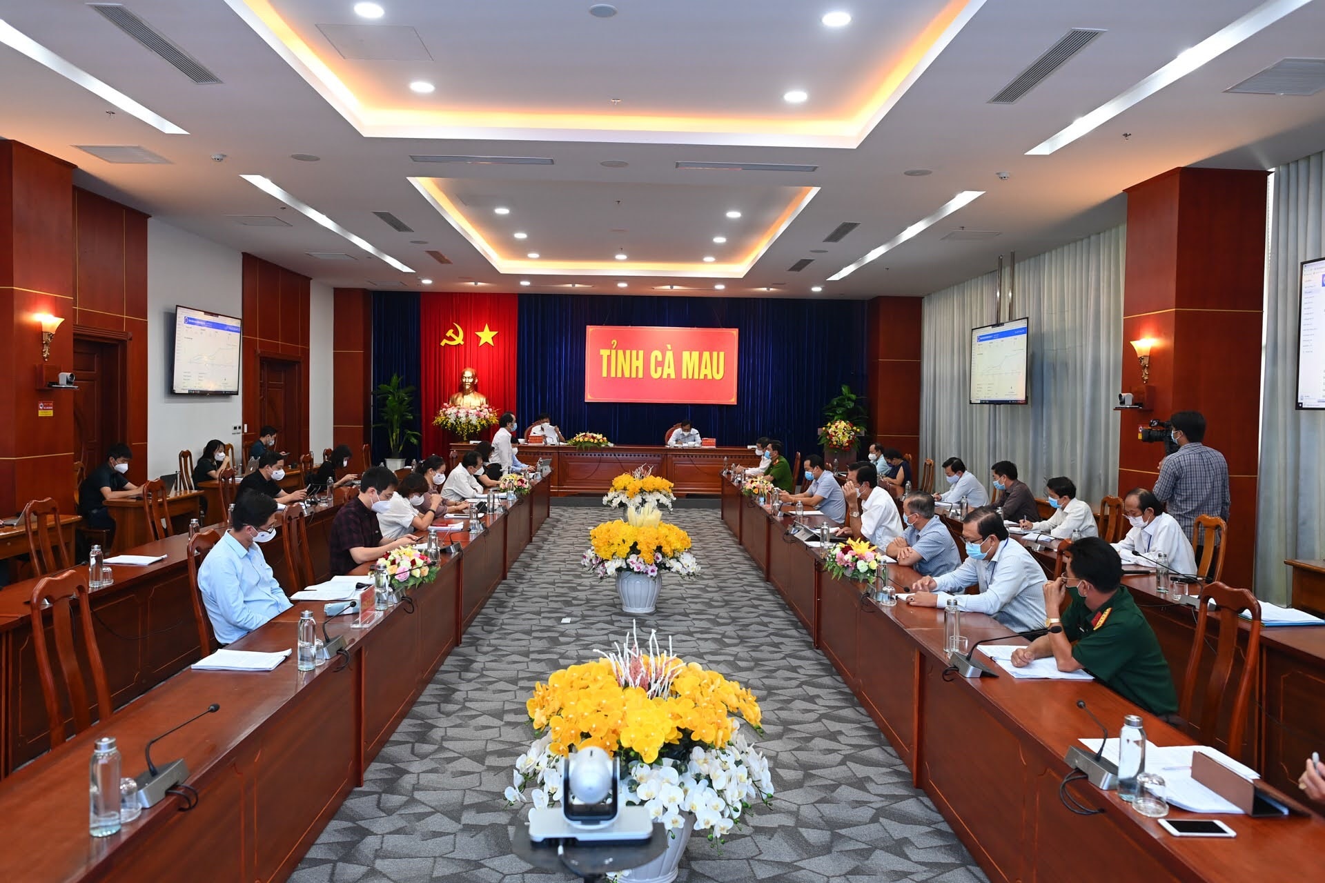 Đoàn công tác Bộ Y tế làm việc với Ban Chỉ đạo phòng, chống dịch COVID-19 tỉnh Cà Mau