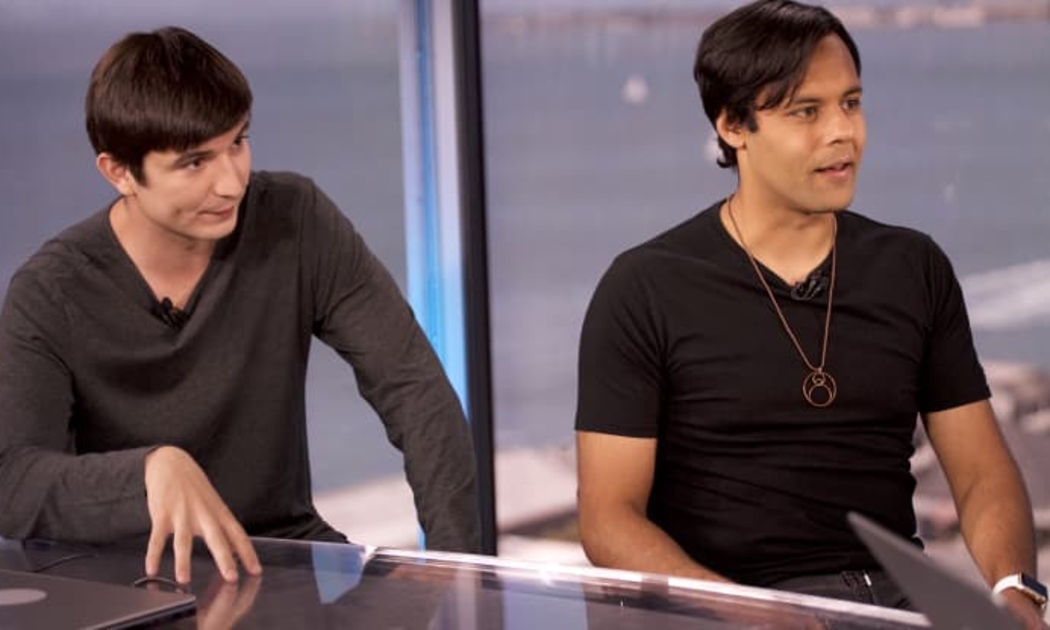 Vlad Tenev (trái) và Baiji Bhatt, hai nhà sáng lập của ứng dụng giao dịch cổ phiếu Robinhood - Ảnh: CNBC.
