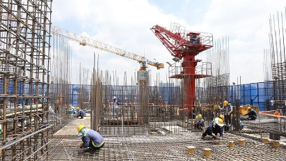 Rising steel price triggers delays in construction