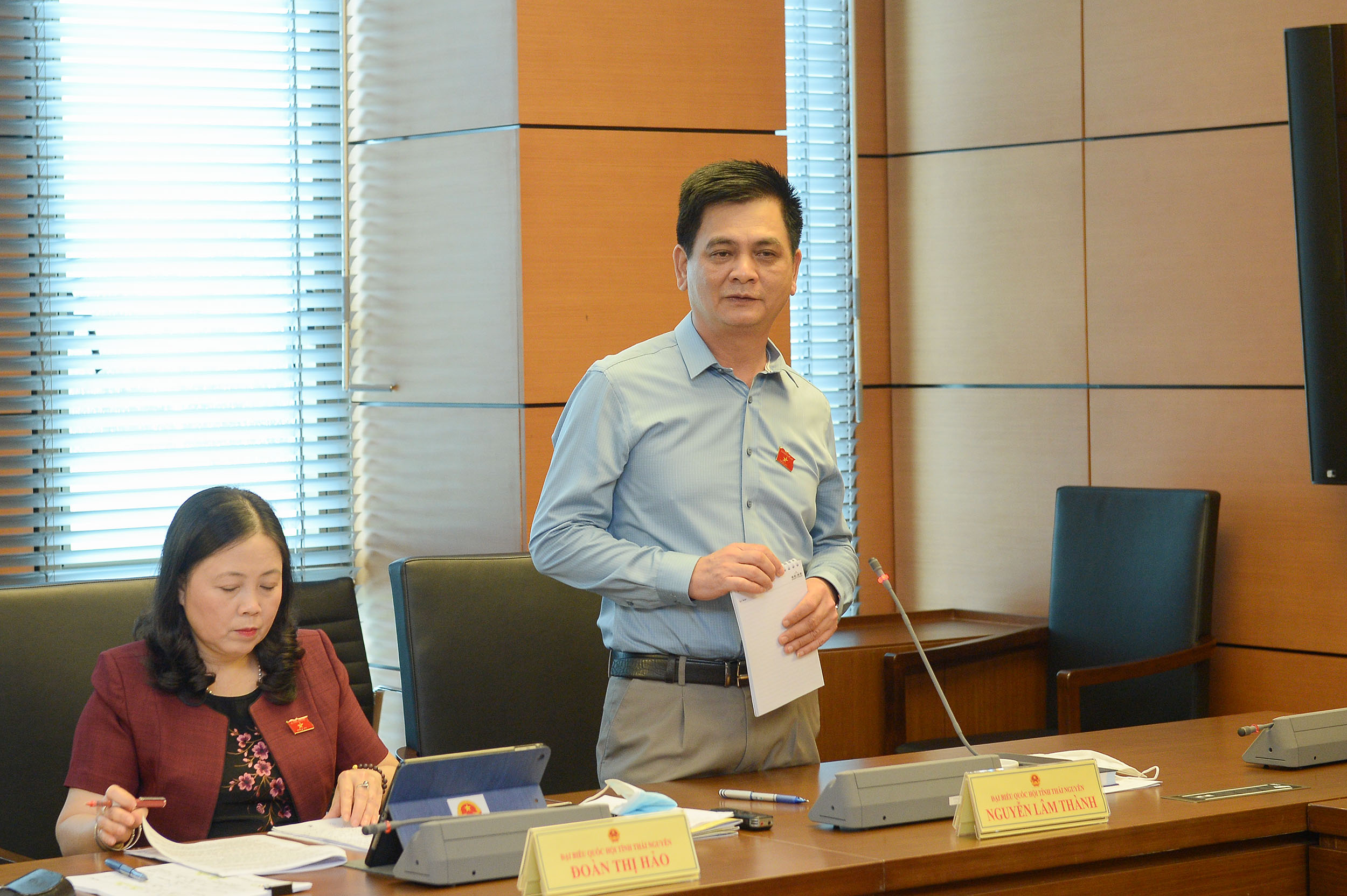 C&aacute;c đại biểu thuộc đo&agrave;n đại biểu Quốc hội tỉnh Th&aacute;i Nguy&ecirc;n&nbsp;tại phi&ecirc;n họp tổ chiều 23/7 - Ảnh: Quochoi.vn.