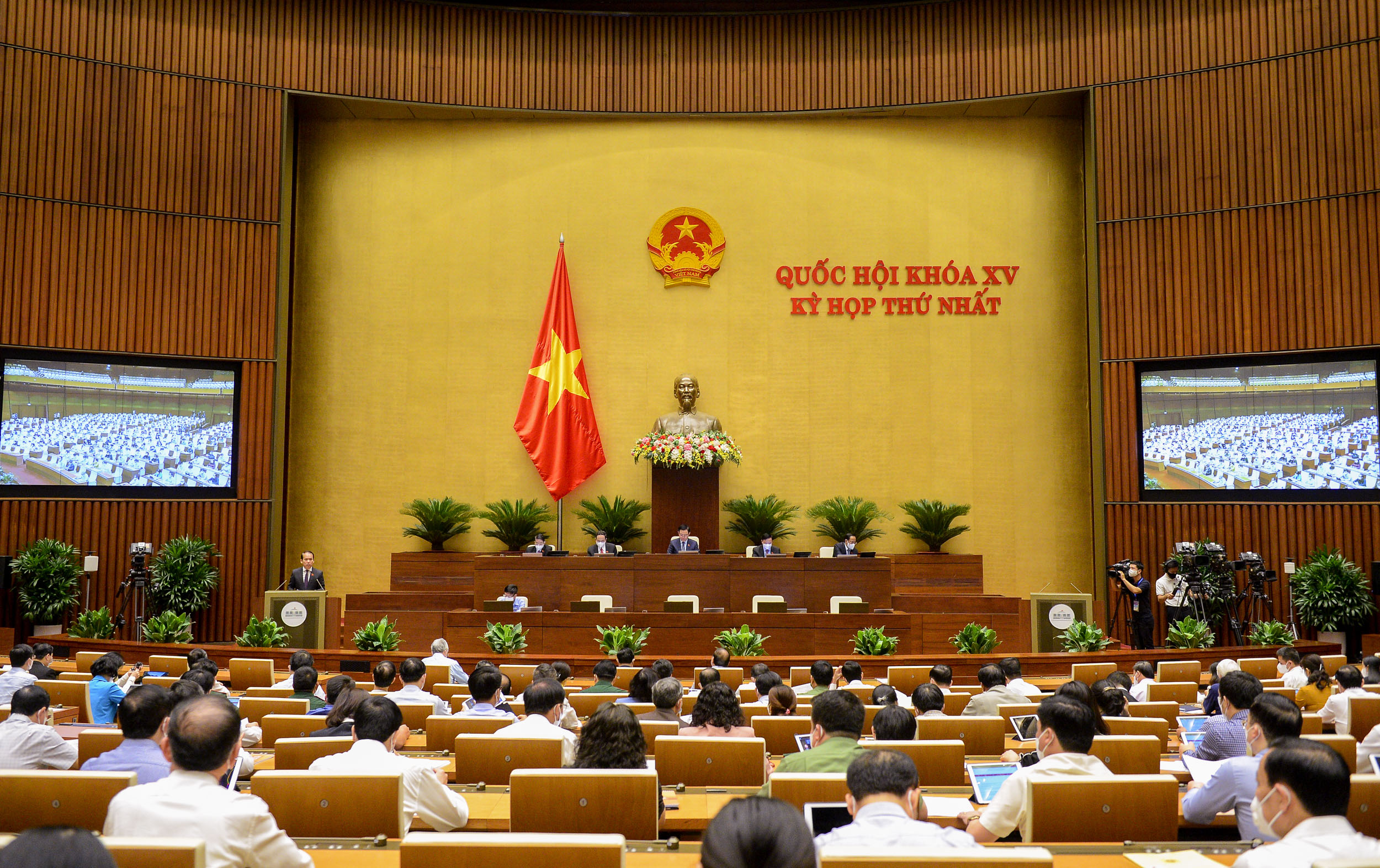 Toàn cảnh phiên họp sáng 23/7 - Ảnh: Quochoi.vn