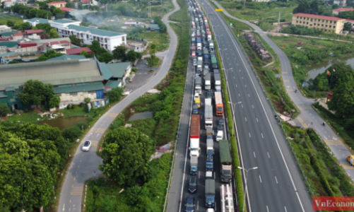 Ngày đầu Hà Nội giãn cách xã hội, chốt Pháp Vân-Cầu Giẽ tắc “không lối thoát”