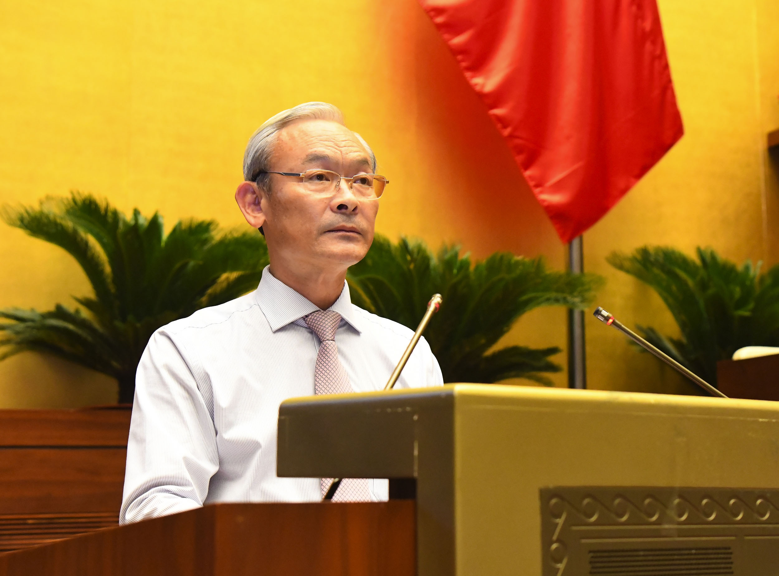 Chủ nhiệm Ủy ban Tài chính, Ngân sách của Quốc hội Nguyễn Phú Cường trình bày Báo cáo thẩm tra về công tác thực hành tiết kiệm, chống lãng phí năm 2020 - Ảnh: Quochoi.vn