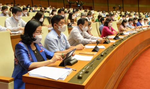 Quốc hội bế mạc sớm hơn 3 ngày làm việc để lãnh đạo địa phương về chỉ đạo phòng chống dịch