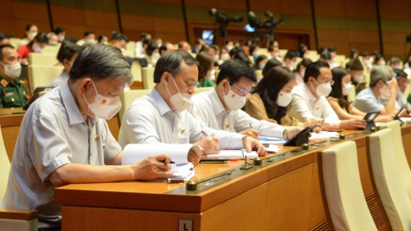 Chính phủ đề nghị được áp dụng biện pháp chống dịch như trong điều kiện ban bố tình trạng khẩn cấp