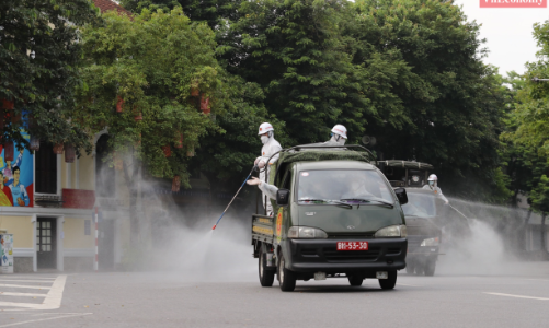 Xe đặc chủng phun khử khuẩn diện rộng tại Thủ đô Hà Nội