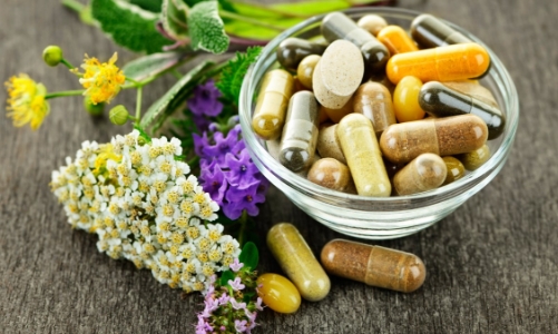 Bộ Y tế cảnh báo một số thực phẩm chức năng quảng cáo như thuốc chữa bệnh, lừa dối người tiêu dùng