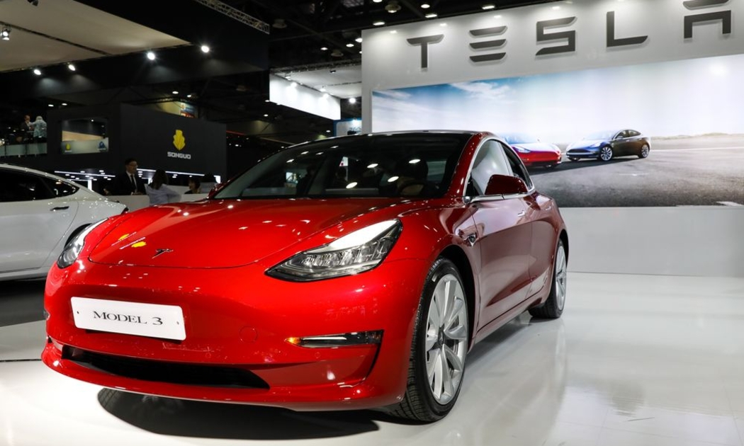 Mẫu sedan Model 3 của Tesla - Ảnh: Bloomberg.