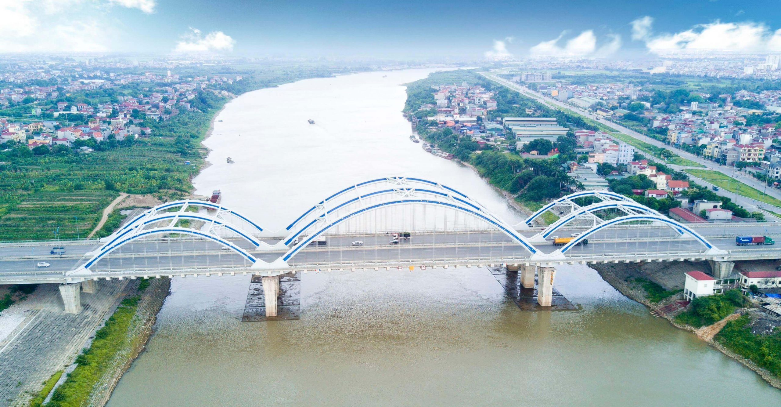 Cầu Đông Trù nối huyện Đông Anh và quận Long Biên. Ảnh minh họa