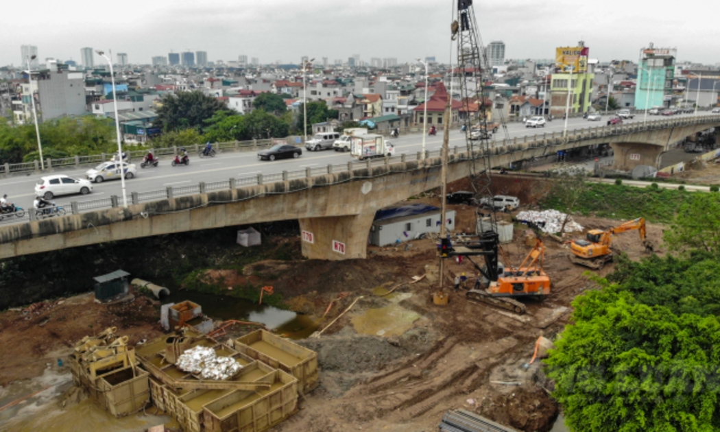 Giám đốc các Ban quản lý dự án, các chủ đầu phải đẩy nhanh tiến độ thi công tại hiện trường.