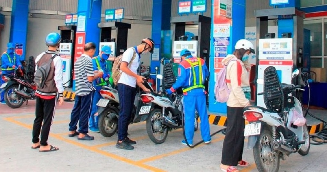 Điều chỉnh giá xăng dầu theo chu kỳ 15 ngày.