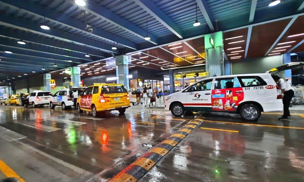 Công văn Sở Giao thông Vận tải TP.HCM cấp phép cho taxi Mai Linh và Vinasun hỗ trợ y tế, đưa đón tại sân bay từ ngày 26/7.