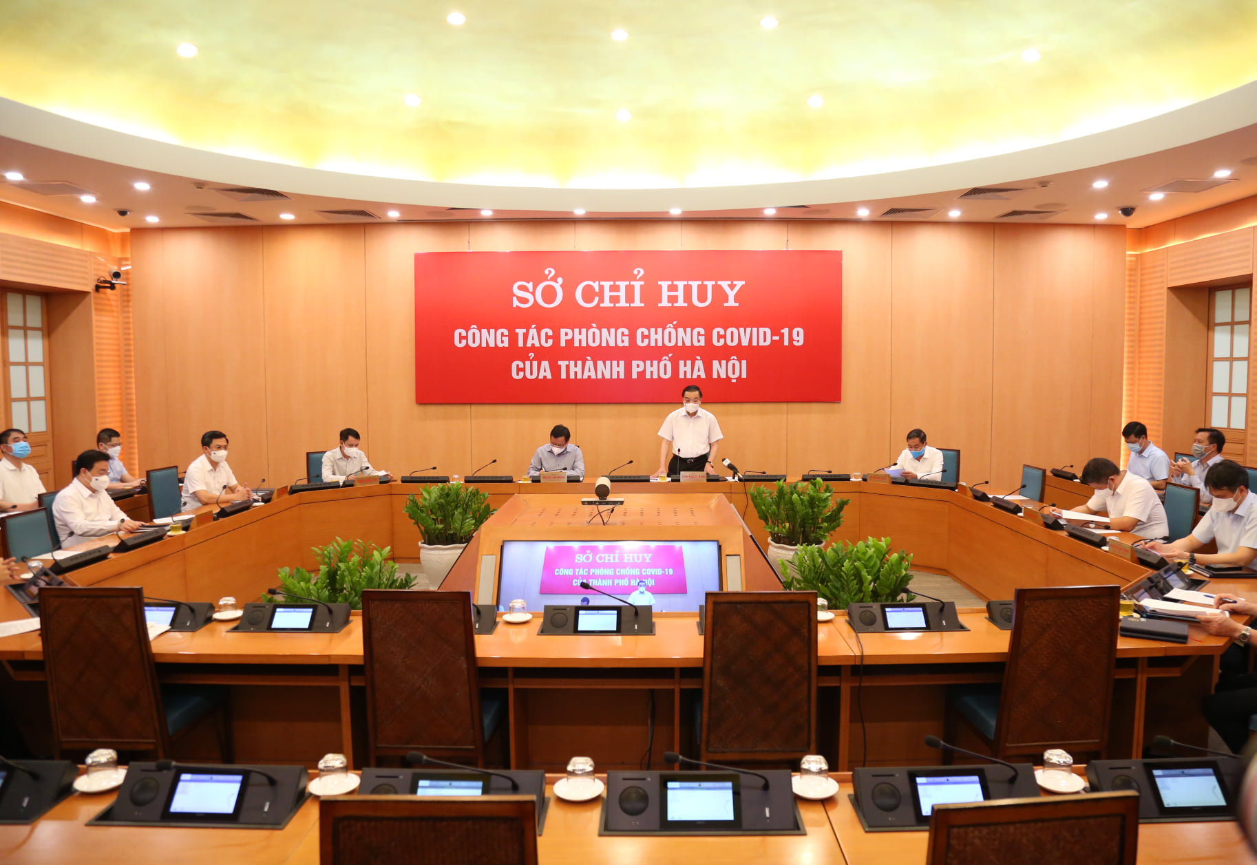 Chủ tịch UBND thành phố Hà Nội Chu Ngọc Anh chủ trì cuộc họp trực tuyến ngày 28/7.